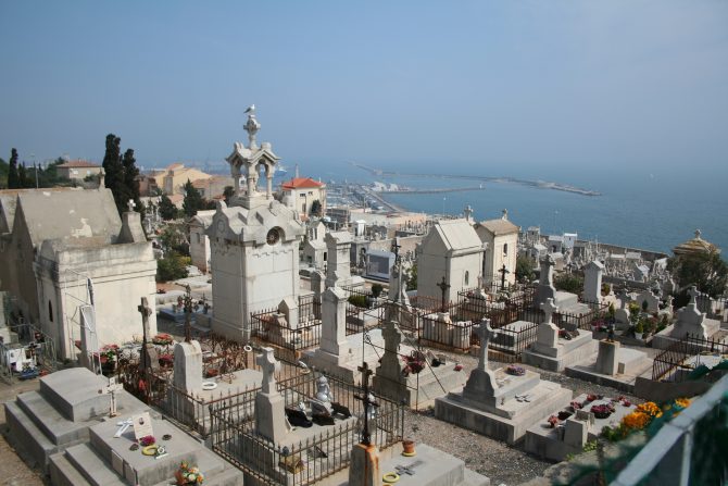 5 Notable Cemeteries to Stroll Through in France