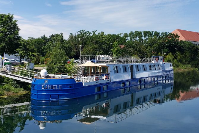 Discover Boating in France: A Waterway Adventure for North Americans