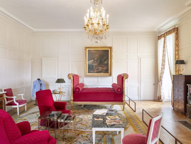 Step Inside the Rooms Where Giscard d’Estaing Hosted the First G6 Summit 