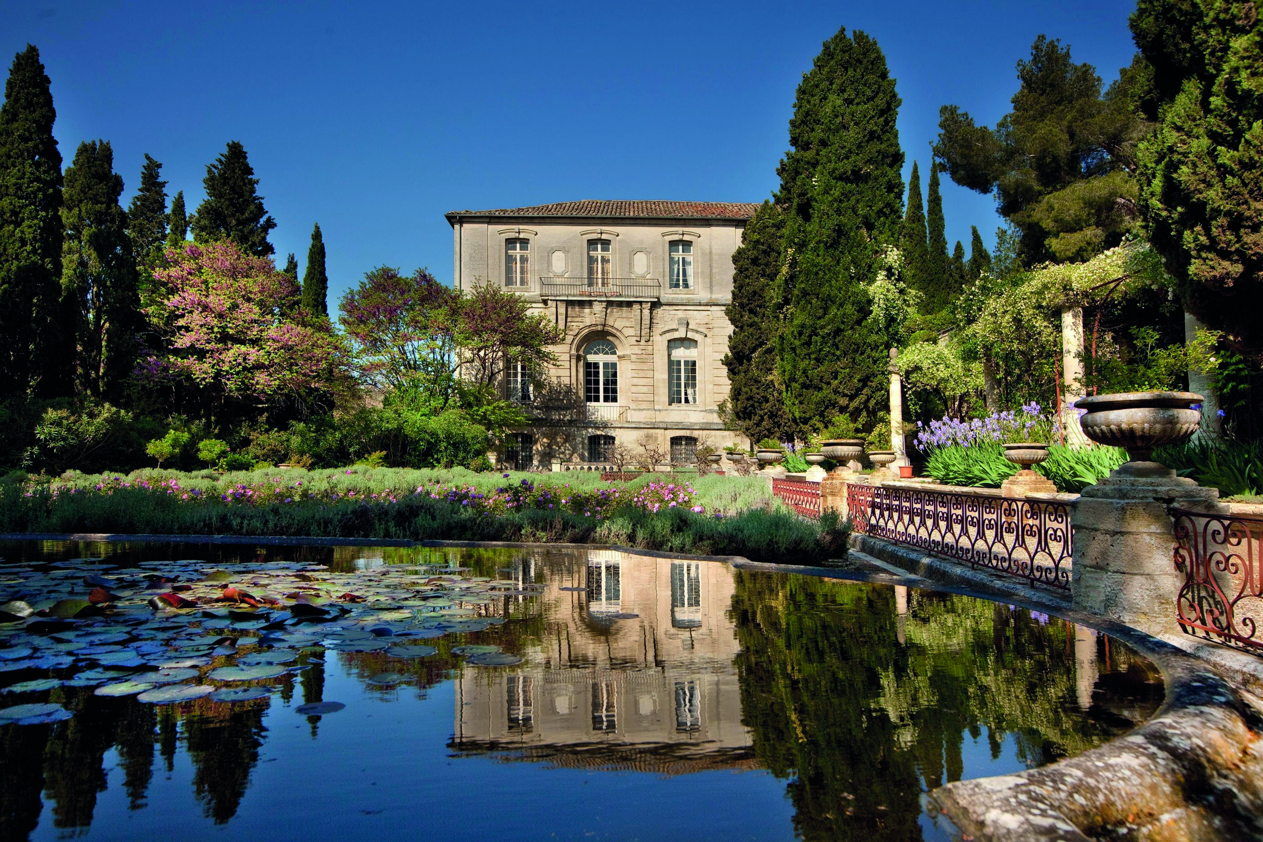 Escape to Villeneuve-Lez-Avignon